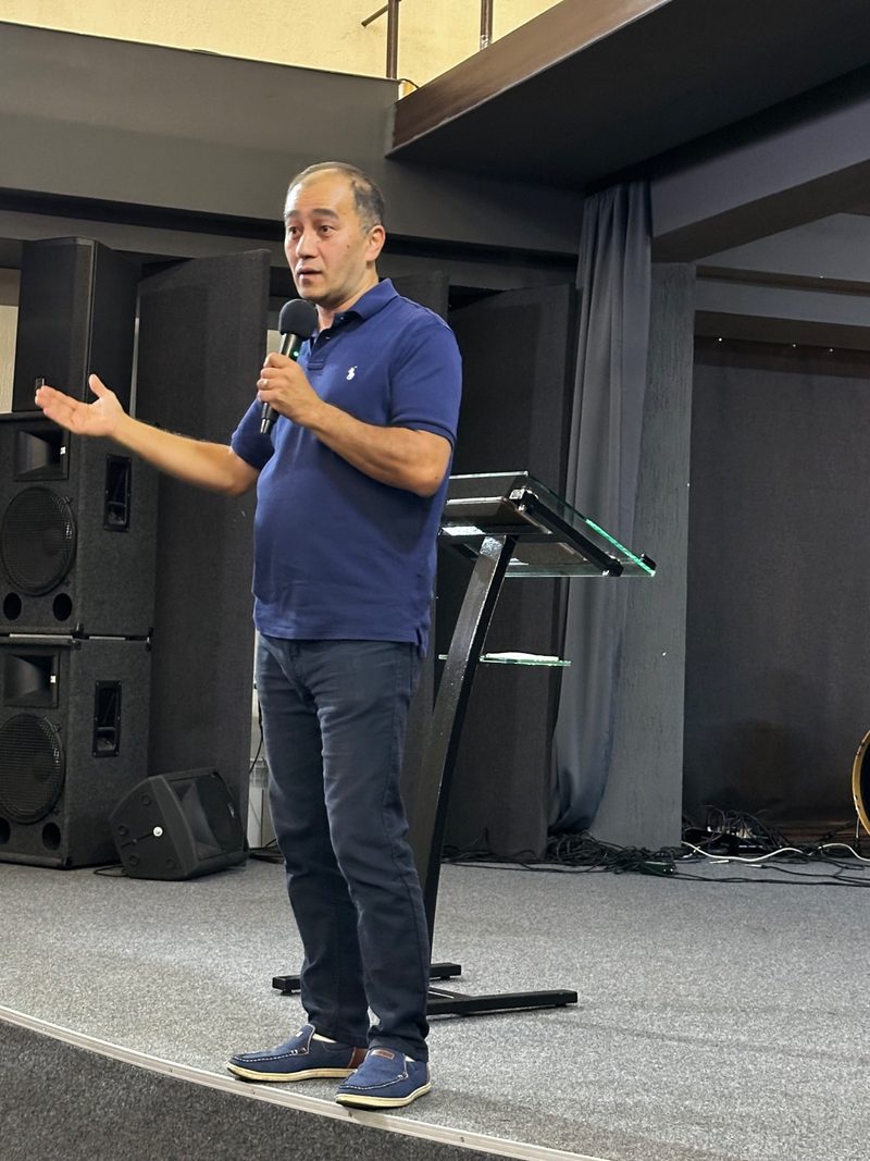     Meeting Pastor Igor